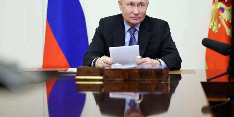 Ο Πούτιν απειλεί με πυρηνικό πόλεμο τη Δύση, αν το ΝΑΤΟ στείλει στρατό στην Ουκρανία