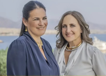 Ρεβέκκα Καμχή: «H σύζυγός μου Μαρίνα, ζήτησε την άδεια της κόρης μου για να παντρευτούμε»