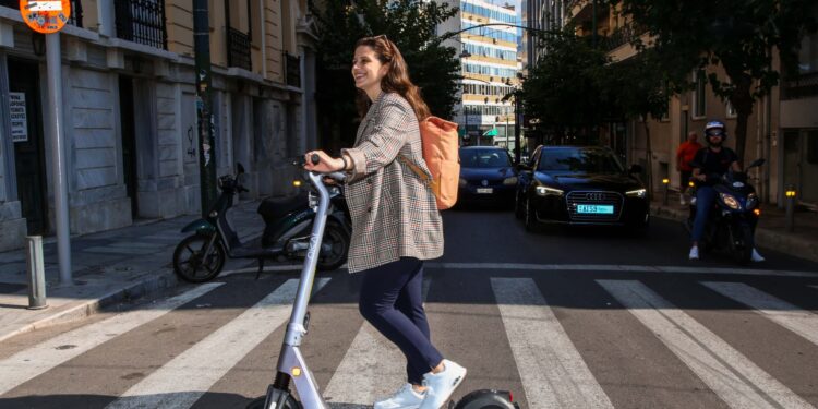 Aπό τον θρίαμβο στην κατάρρευση: Πώς μία startup που νοίκιαζε σκούτερ… βγήκε από τον δρόμο