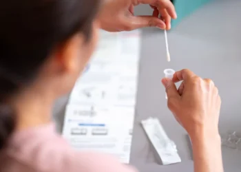 Τρία δωρεάν self test για δύο τύπους καρκίνου – Πότε θα είναι διαθέσιμα στη χώρα μας