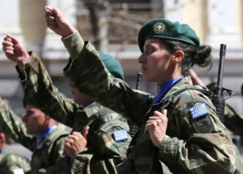 Δένδιας: Τις επόμενες ημέρες θα παρουσιάσω τη σκέψη μας για εθελοντική στράτευση των γυναικών