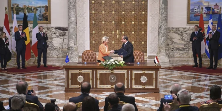 Ευρωπαϊκό οικονομικό πακέτο 7,4 δις στην Αίγυπτο – Ψηλά στην ατζέντα το μεταναστευτικό