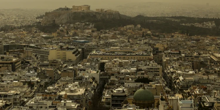 Καιρός: Αφρικανική σκόνη θα «πνίξει» και σήμερα τη χώρα -Πού θα έχει λασποβροχές, «καμπανάκι» από πνευμονολόγους