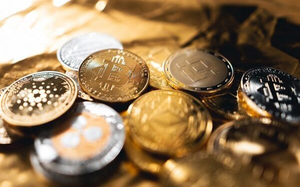 Στο στόχαστρο της Εφορίας τα crypto – Συστήνεται επιτροπή για τα «αόρατα» νομίσματα