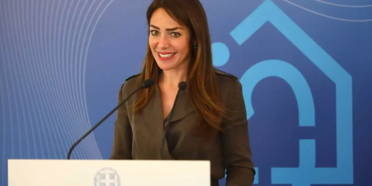 Μιχαηλίδου: Από την 1η Ιουλίου η υποχρεωτική εφαρμογή της ψηφιακής κάρτας σε βιομηχανία και λιανεμπόριο