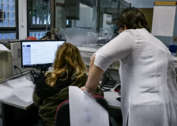 Ιδρύονται Υπηρεσίες Φορολογικής Εξυπηρέτησης – Ποιες ΔΟΥ ενοποιούνται σε Αττική και Θεσσαλονίκη