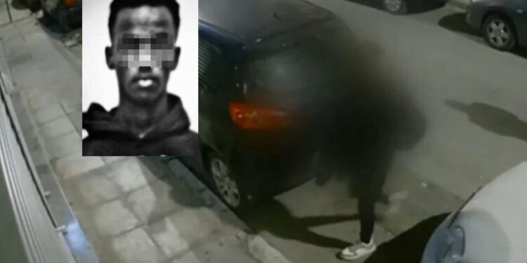 Εξάρχεια: Αυτός είναι ο Σομαλός που άνοιξε το στόμα κομμώτριας για να την κλέψει και να τη βιάσει