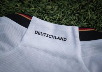 «Πόλεμος» Nike – Adidas: Ιστορική αλλαγή από τη Γερμανία