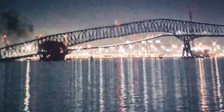 Βαλτιμόρη: Κατέρρευσε η γέφυρα Key Bridge – Έπεσε πάνω της μεγάλο πλοίο, φόβοι για θύματα