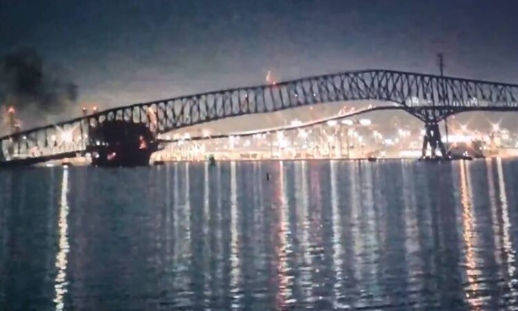 Βαλτιμόρη: Κατέρρευσε η γέφυρα Key Bridge – Έπεσε πάνω της μεγάλο πλοίο, φόβοι για θύματα