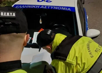 Νέος ΚΟΚ: Συμμόρφωση οδηγών, είσπραξη προστίμων – Αυστηρότερες ποινές για κόκκινο, υπερβολική ταχύτητα, αλκοόλ
