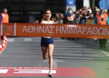 Σε εξέλιξη ο Ημιμαραθώνιος Αθήνας: Απροσπέλαστο το κέντρο – Ποιοι δρόμοι είναι κλειστοί