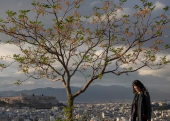 Άστατο το σκηνικό του καιρού σήμερα -Πού αναμένονται βροχές, η πρόβλεψη για Κυριακή και Καθαρά Δευτέρα