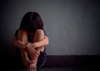 Πιερία: Στη φυλακή ο γιατρός που κατηγορείται για ασέλγεια στην κόρη του – «Το παιδί το δασκάλεψαν» υποστήριξε