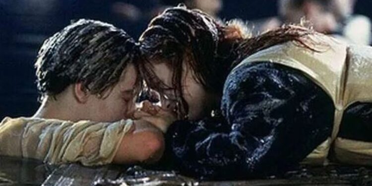 Τιτανικός: Πουλήθηκε σε δημοπρασία η «σανίδα» που έσωσε την Κέιτ Γούινσλετ – Το αστρονομικό ποσό