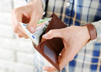 Δώρο Πάσχα: Μέχρι πότε πληρώνεται, πώς θα το υπολογίσετε