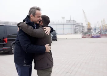 Ο Κυριάκος Μητσοτάκης περιγράφει τη στιγμή της επίθεσης στην Οδησσό: Μπαίναμε στα αυτοκίνητά μας και ακούσαμε μια μεγάλη έκρηξη