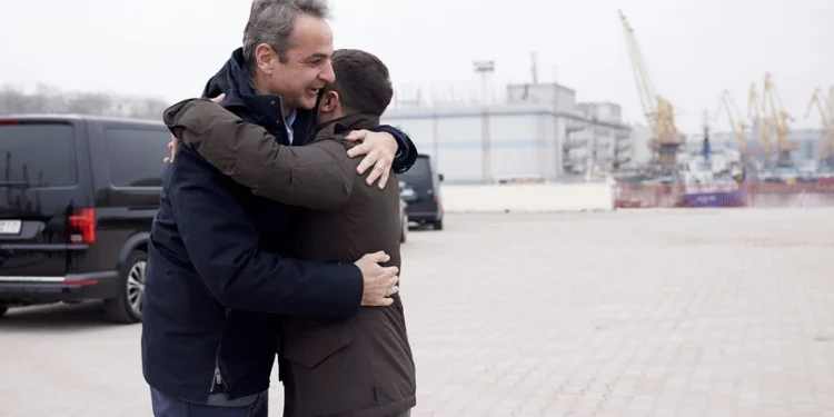 Ο Κυριάκος Μητσοτάκης περιγράφει τη στιγμή της επίθεσης στην Οδησσό: Μπαίναμε στα αυτοκίνητά μας και ακούσαμε μια μεγάλη έκρηξη