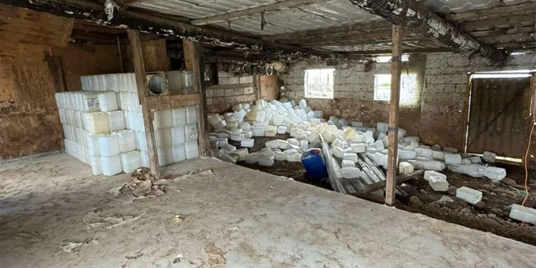 Εξαρθρώθηκε μεγάλη συμμορία που νόθευε τόνους καυσίμων και ποτών – Είχαν στήσει κύκλωμα με κέρδη εκατομμυρίων ευρώ