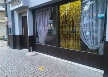 Θεσσαλονίκη: Πελάτης μαχαίρωσε τον μάγειρα σε ουζερί – Στο χειρουργείο το θύμα