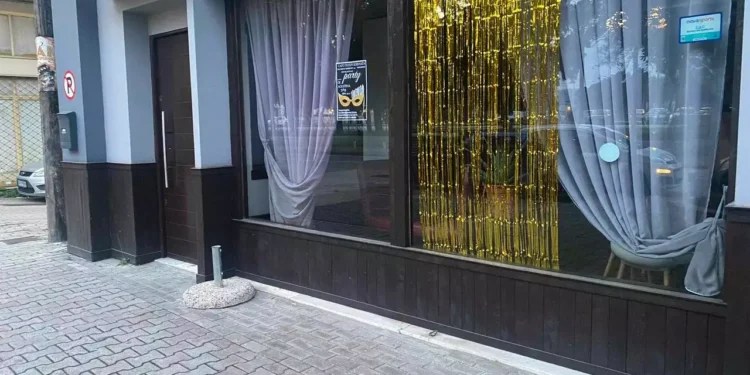 Θεσσαλονίκη: Πελάτης μαχαίρωσε τον μάγειρα σε ουζερί – Στο χειρουργείο το θύμα