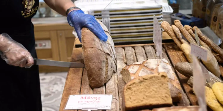 «Παράθυρο» νέας αύξησης στην τιμή του ψωμιού ανοίγει ενδεχόμενη ευρω – απαγόρευση της εισαγωγής ρωσικών σιτηρών