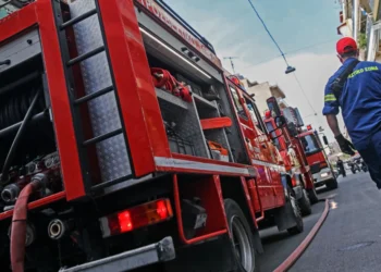 Φωτιά σε διαμέρισμα στη Νέα Ιωνία – Απεγκλωβίστηκαν δύο γυναίκες