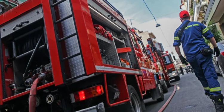 Φωτιά σε διαμέρισμα στη Νέα Ιωνία – Απεγκλωβίστηκαν δύο γυναίκες