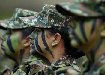 Στρατιωτική θητεία: Πότε θα ντυθούν στα χακί οι γυναίκες στην Ελλάδα