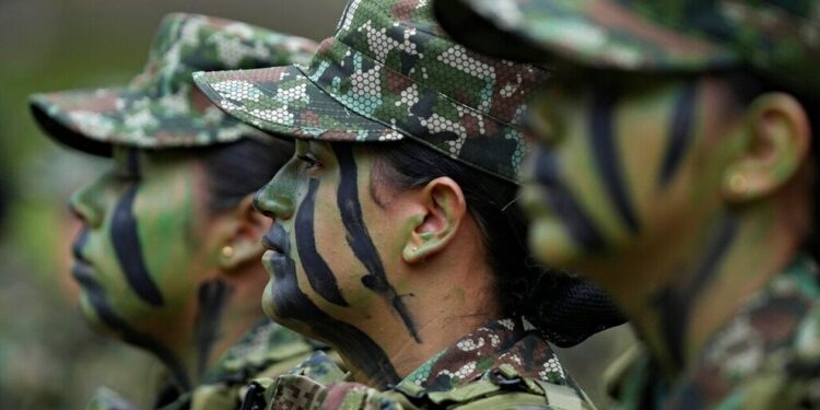 Στρατιωτική θητεία: Πότε θα ντυθούν στα χακί οι γυναίκες στην Ελλάδα