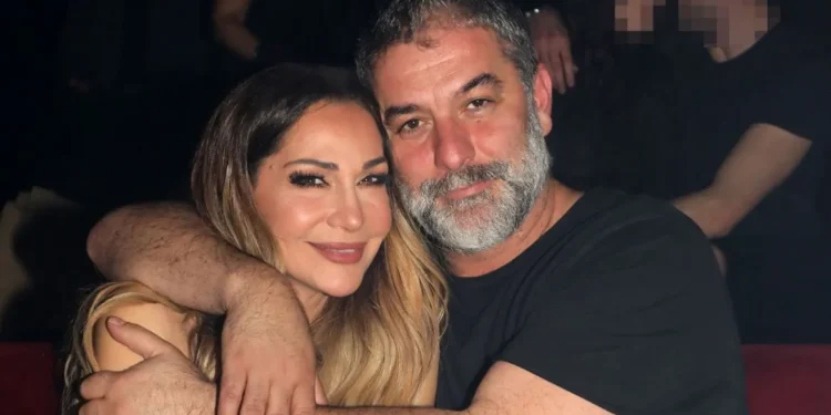 Βασίλης Μπισμπίκης: Το πρώτο μήνυμα της Δέσποινας Βανδή μετά την περιπέτεια της υγείας του