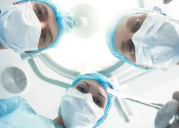 Απογευματινά χειρουργεία: Στον αυτόματο και χωρίς πλαίσιο ο νέος θεσμός – Τι ζητούν οι επαγγελματίες υγείας