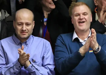 Τελέστηκε στη Νέα Σμύρνη ο πρώτος γάμος ομόφυλου ζευγαριού