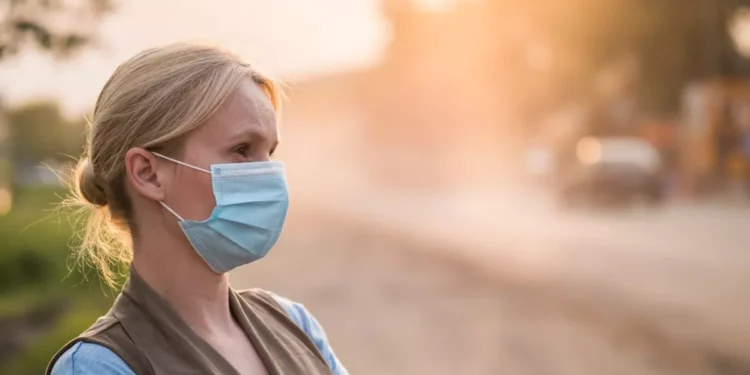 Αφρικανική σκόνη: Αυξημένη προσέλευση ασθενών στα επείγοντα με βήχα και δύσπνοια – Οι οδηγίες των πνευμονολόγων