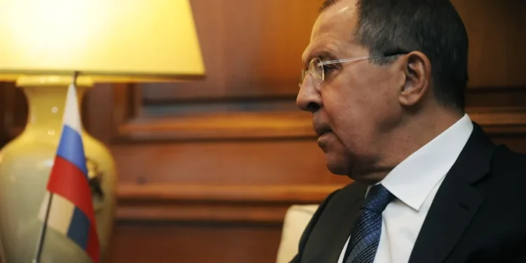 Ανοιχτή απειλή Λαβρόφ: Η Δύση αυξάνει τον κίνδυνο πυρηνικού πολέμου