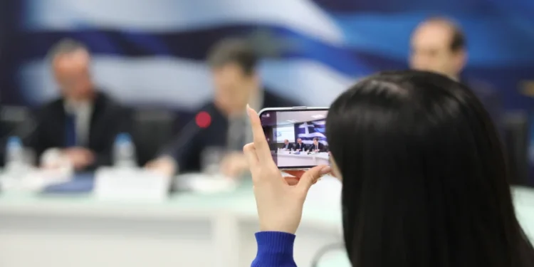 Τέλος στα έκτακτα επιδόματα και στα pass