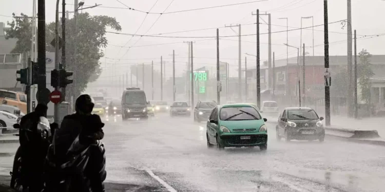 Καιρός: «Έρχονται» ισχυρές καταιγίδες με κεραυνούς και χαλάζι από σήμερα το απόγευμα έως το μεσημέρι του Σαββάτου – Επικαιροποιήθηκε το έκτακτο δελτίο