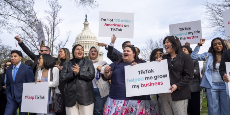To TikTok περνάει στην αντεπίθεση -Επικαλείται την πρώτη τροπολογία και ετοιμάζεται για μάχη