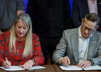 Ουκρανία και Βρετανία υπέγραψαν συμφωνία παραγωγής όπλων στο έδαφος της εμπόλεμης χώρας