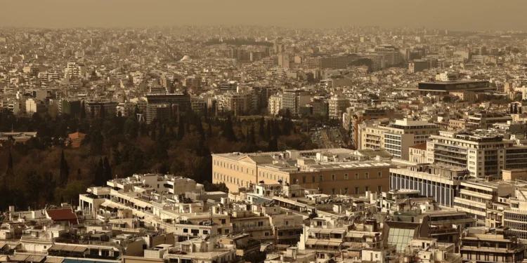 Μαρουσάκης: Σκόνη, λασποβροχές και ζέστη από σήμερα -Τι καιρό θα κάνει το Πάσχα