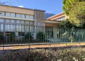 Συναγερμός για πυρκαγιά στο ΕΠΑΛ Άμφισσας – Στο νοσοκομείο εννέα μαθητές και μία καθηγήτρια