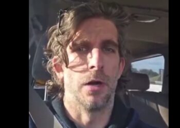 ΗΠΑ: Πέθανε ο άνδρας που αυτοπυρπολήθηκε έξω από δικαστήριο της Νέας Υόρκης