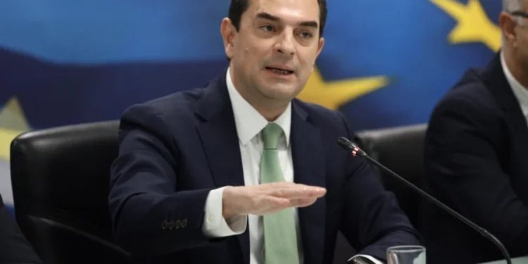 Οι κτηνοτρόφοι «προσγειώνουν» τον Σκρέκα για την τιμή του αρνιού