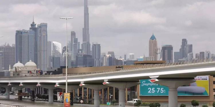 Πλημμύρα του αιώνα στο Ντουμπάι: Οι θεωρίες συνωμοσίας για την «σπορά νεφών» και η απάντηση των ειδικών