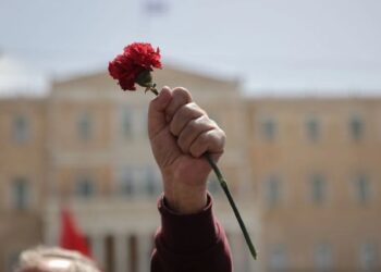 Τι γιορτάζουμε την Πρωτομαγιά και πώς καθιερώθηκε ο όρος «εργατική»