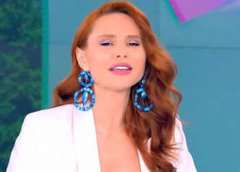 Συγκλονίζει η Έβελυν Καζαντζόγλου – «Με έριχναν στις λάσπες και μου κολλούσαν τσίχλες στα μαλλιά»