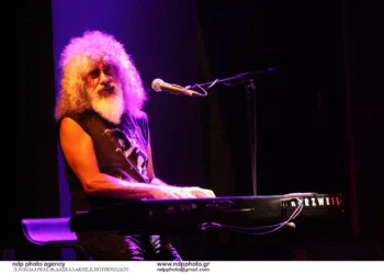 Συνελήφθη ο τραγουδιστής Γιάννης Γιοκαρίνης για ενδοοικογενειακή βία