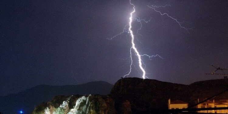 Καιρός: Πολικός αεροχείμαρρος σε λίγες ώρες θα σαρώσει τη χώρα – Ποιες περιοχές θα επηρεαστούν
