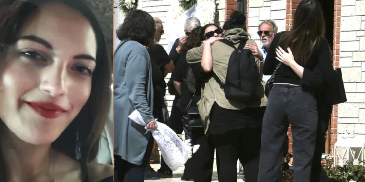 Θρήνος στην κηδεία της 28χρονης Κυριακής που δολοφονήθηκε έξω από το ΑΤ Αγίων Αναργύρων