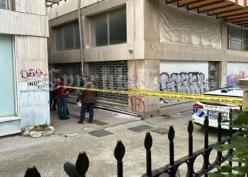 Κύπρος: Αλλοδαπός πήδηξε από τον 5ο όροφο και σκοτώθηκε για να μη συλληφθεί